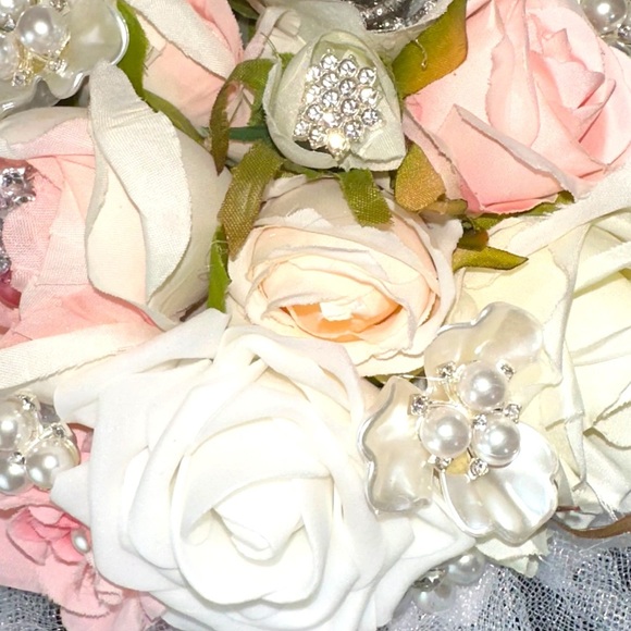 Bride Wedding Bridal Flowers Floral Bouquet Rose Pearls Rhinestone Brooch NEW - Picture 4 of 15